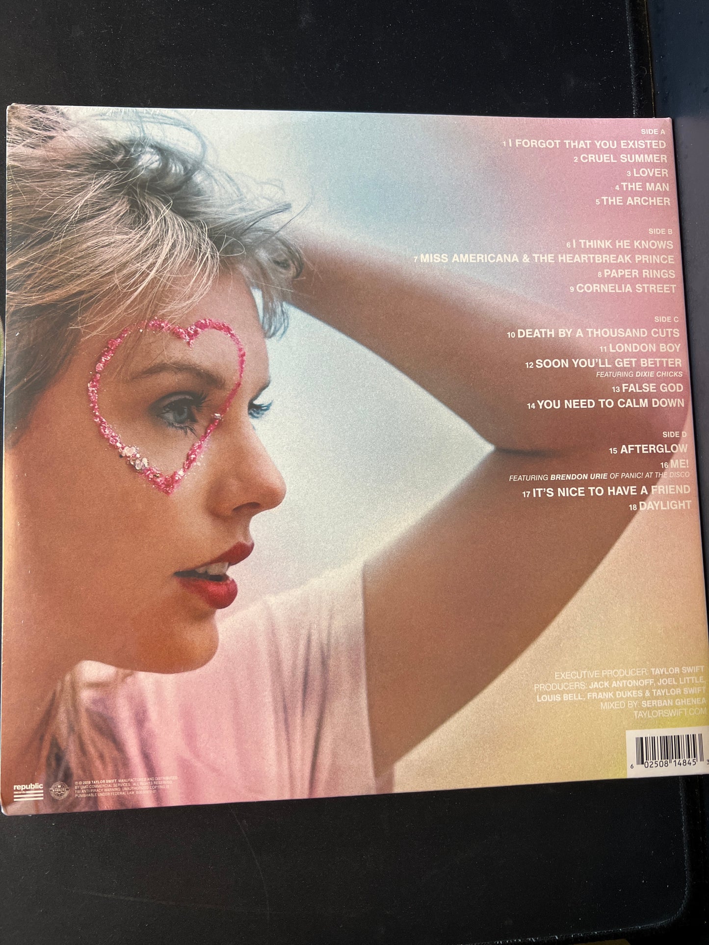 TAYLOR SWIFT - lover