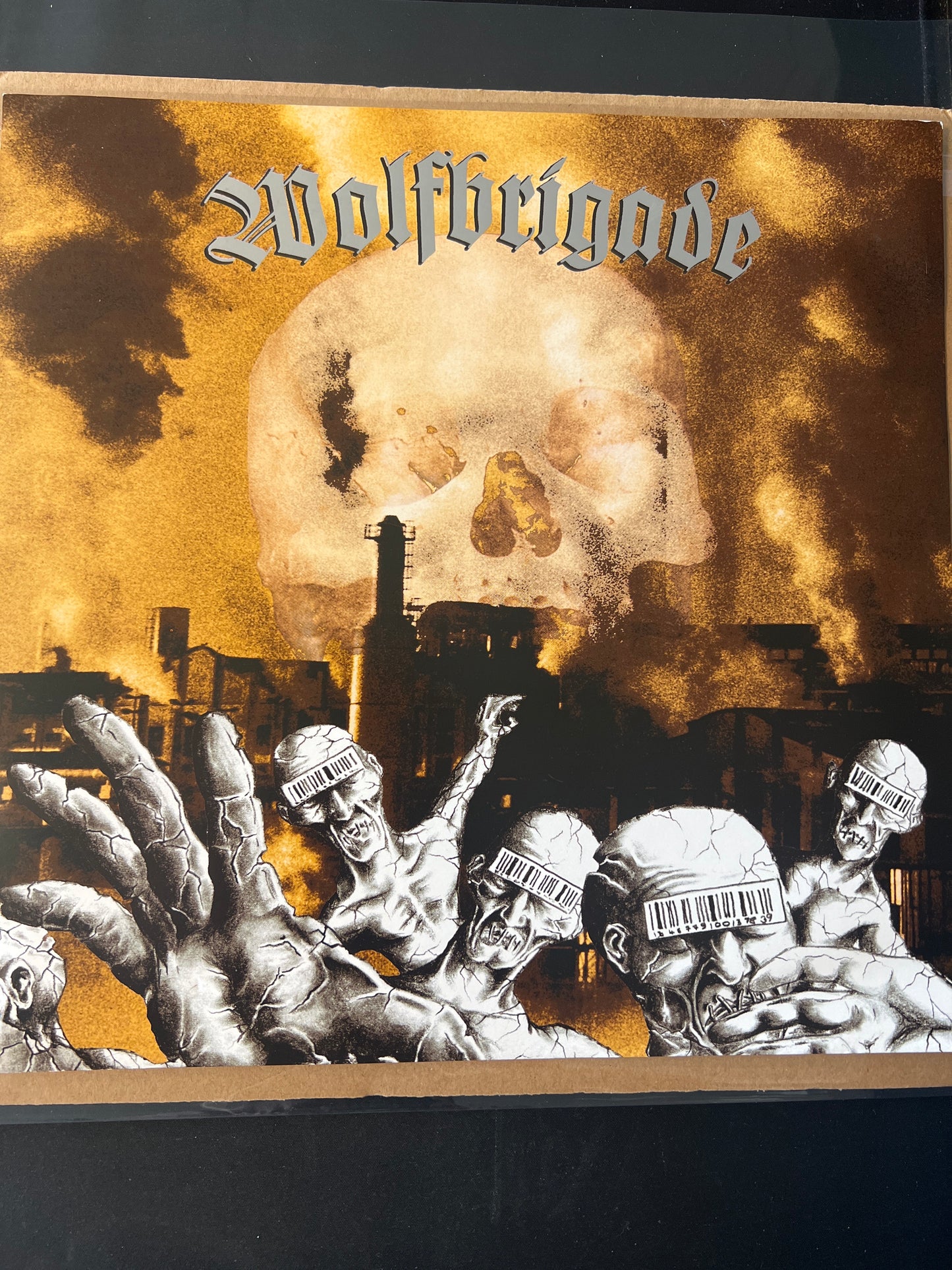 WOLFBRIGADE - progression/regression