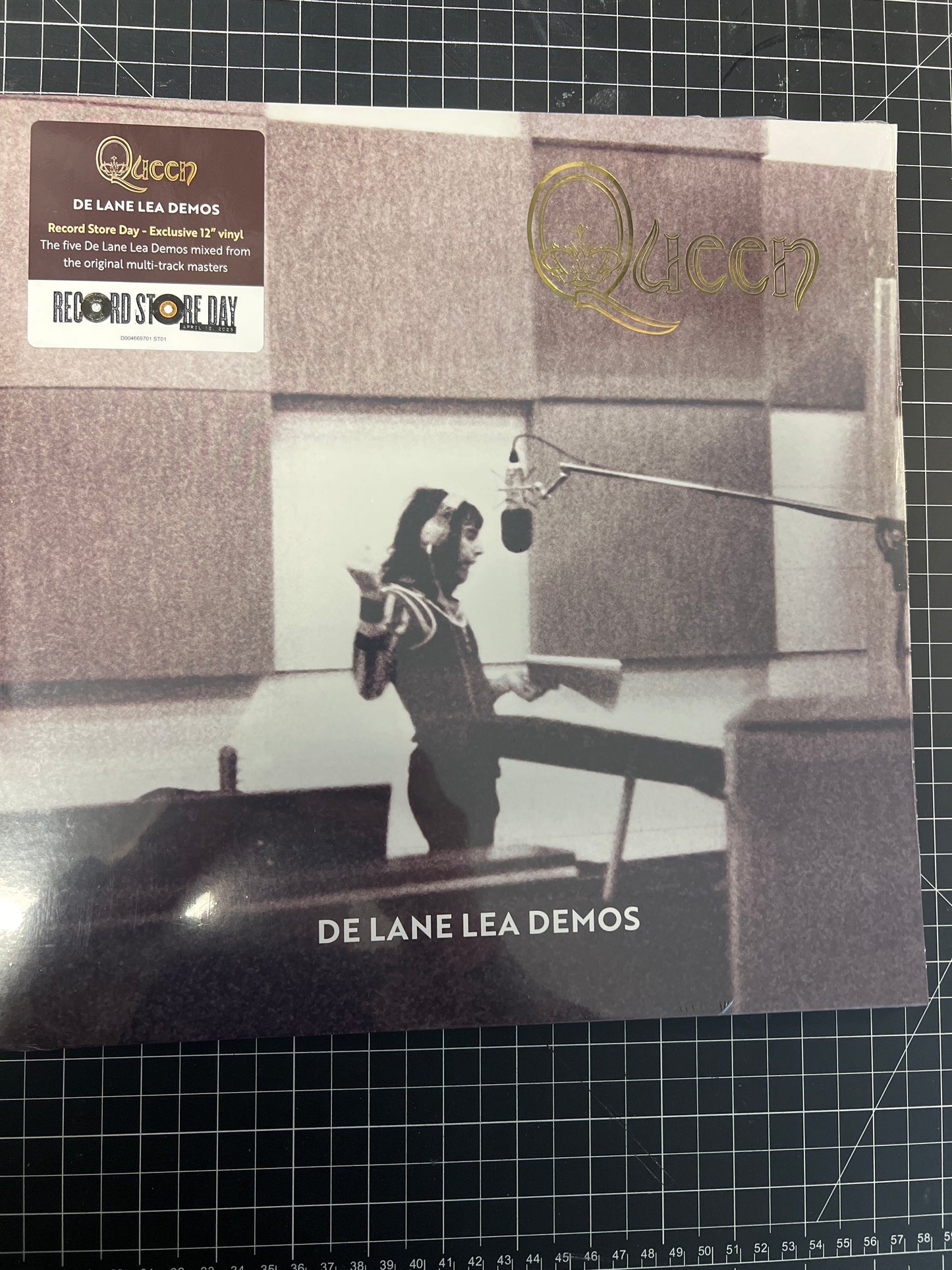 QUEEN - de lane lea demos