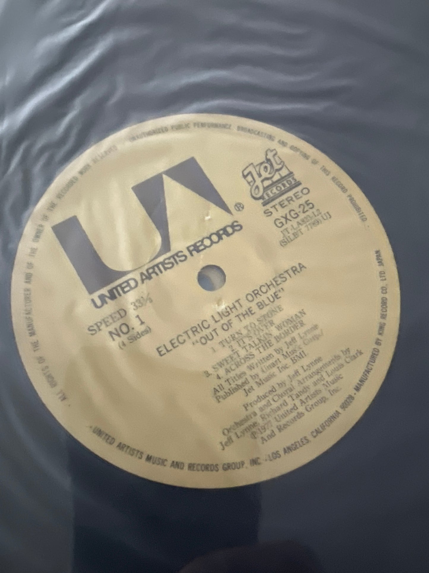 ELECTRIC LIGHT ORCHESTRA - out of the blue