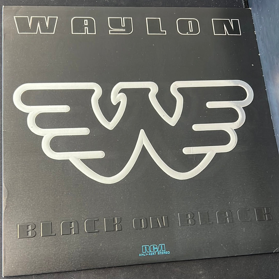WAYLON JENNINGS - back on black