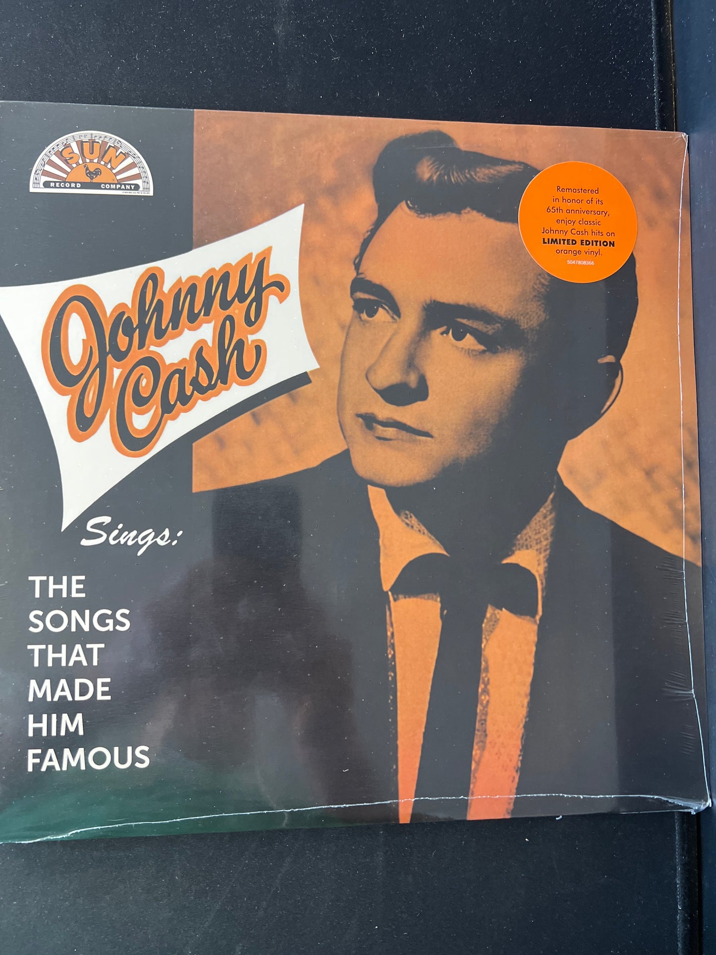 JOHNNY CASH - sings: the songs that made him famous