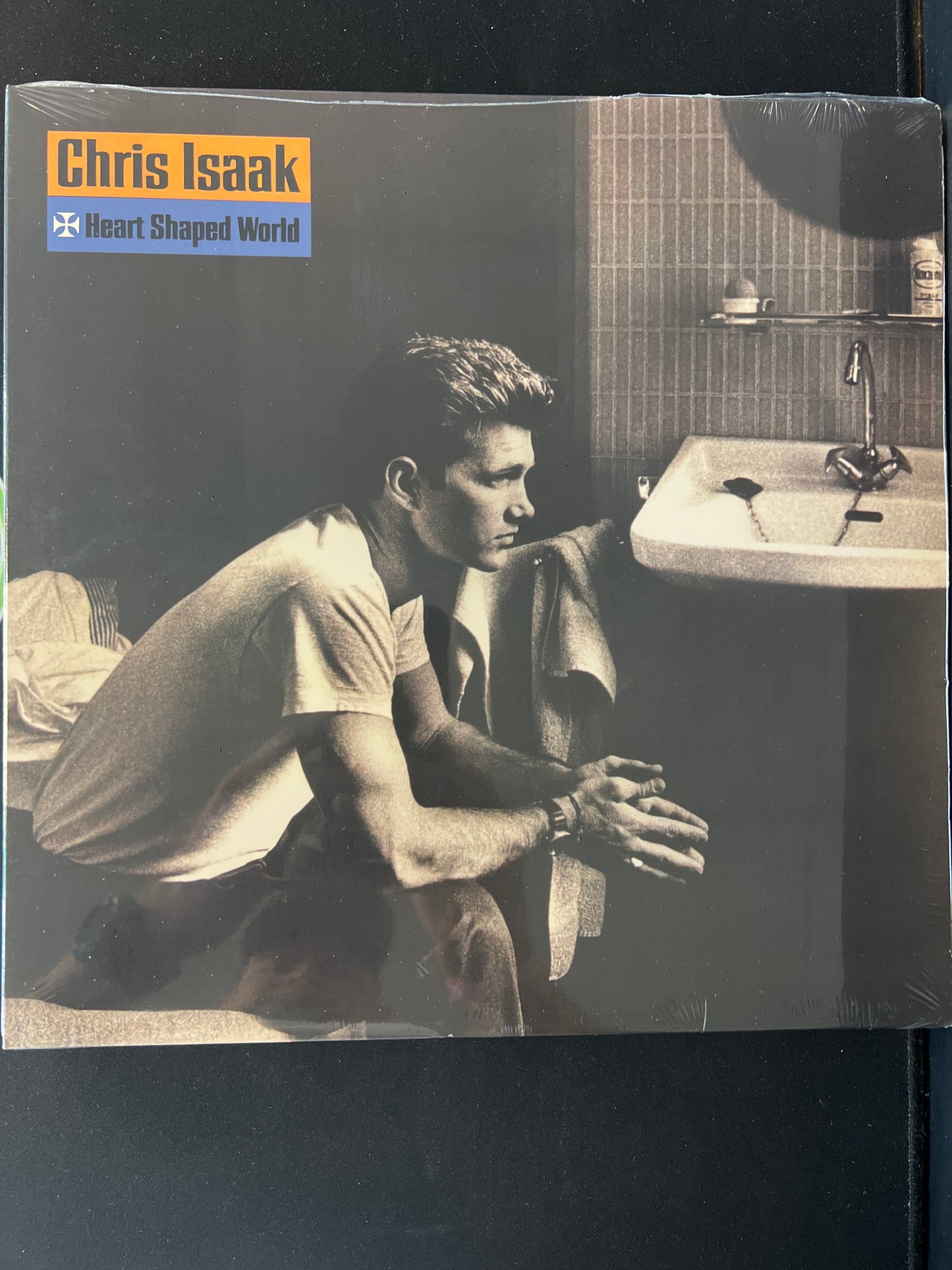 CHRIS ISAAK - heart shaped world