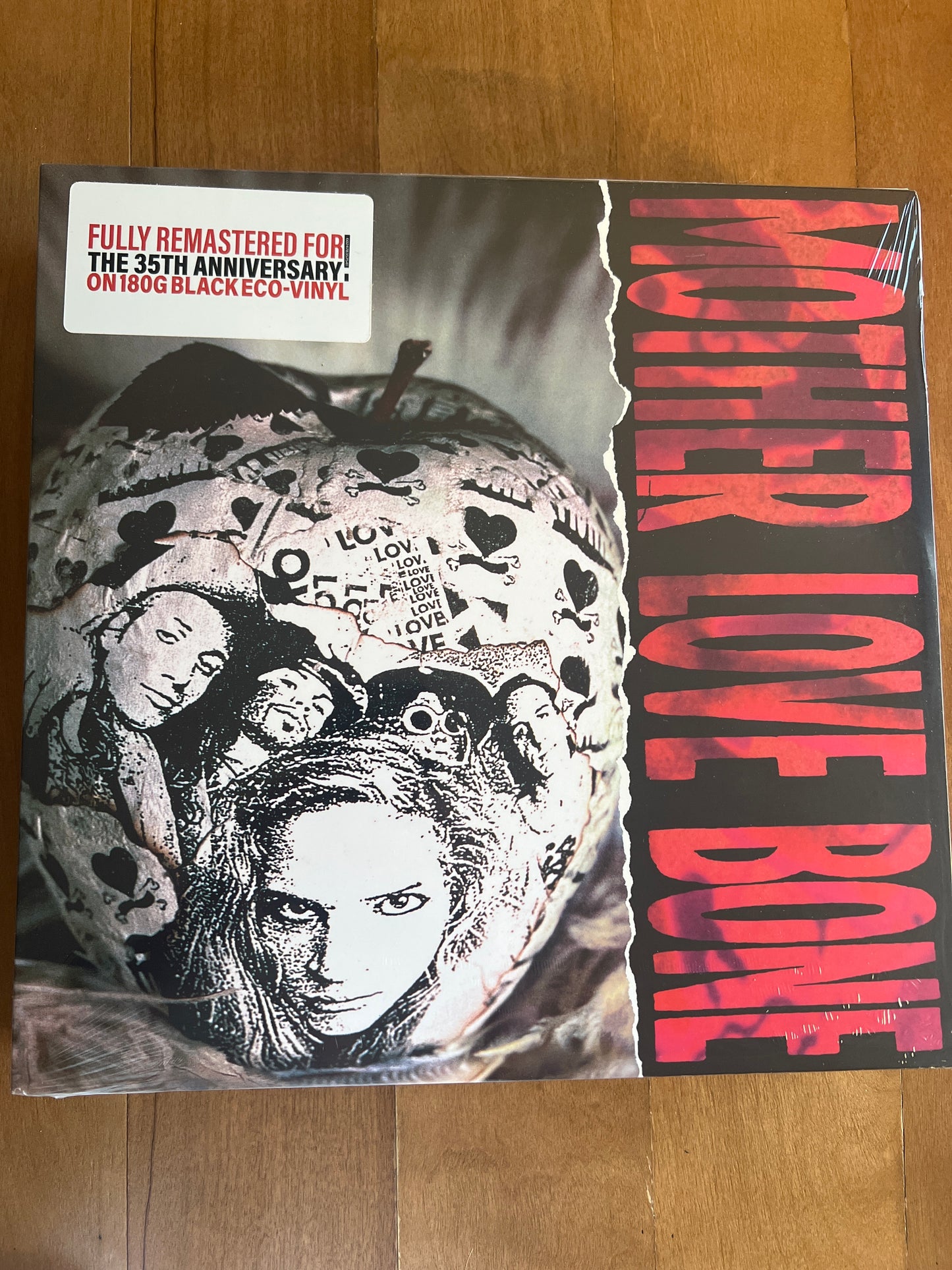 MOTHER LOVE BONE - apple