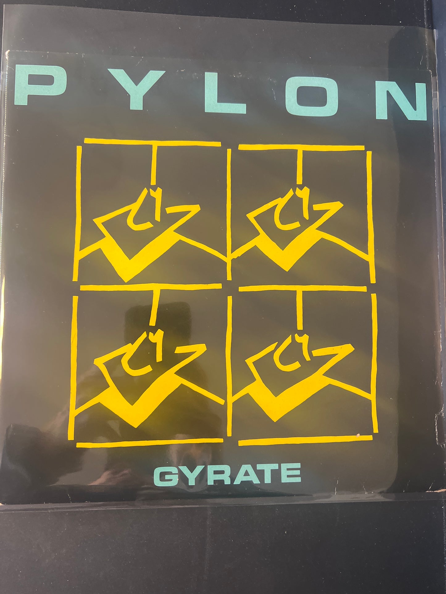 PYLON - gyrate