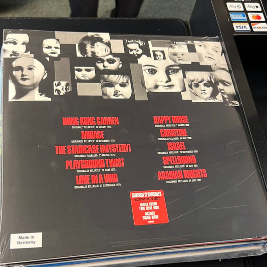 SIOUXSIE AND THE BANSHEES - once upon a time / the singles