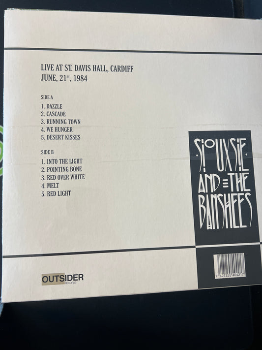 SIOUXSIE AND THE BANSHEES - a red light in Cardiff Vol. 1