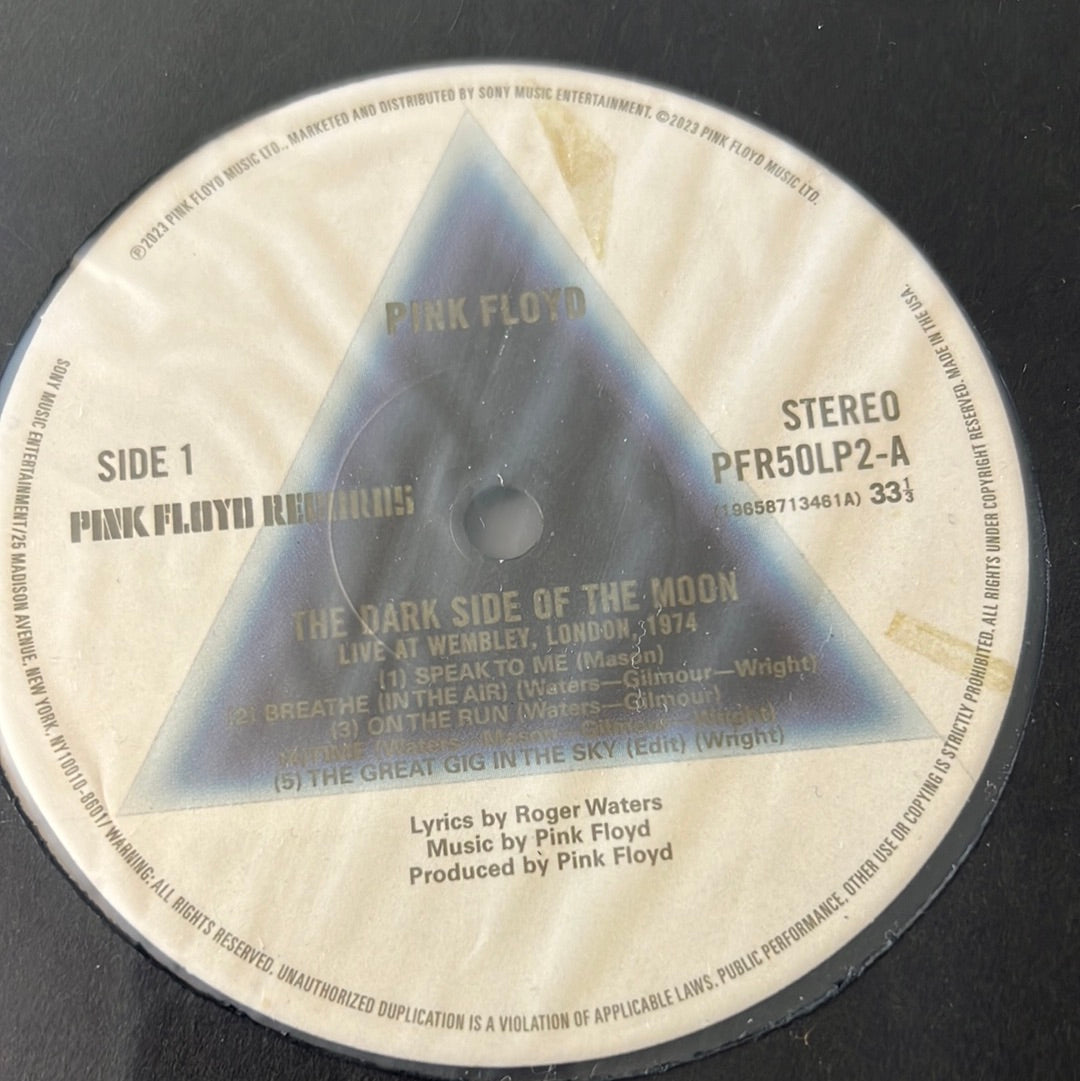 PINK FLOYD - Dark Side Of the Moon (live at Wembley 1974)