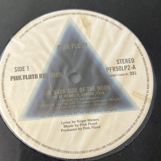 PINK FLOYD - Dark Side Of the Moon (live at Wembley 1974)
