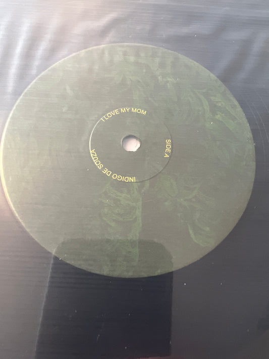 INDIGO DE SOUZA - I love my mom