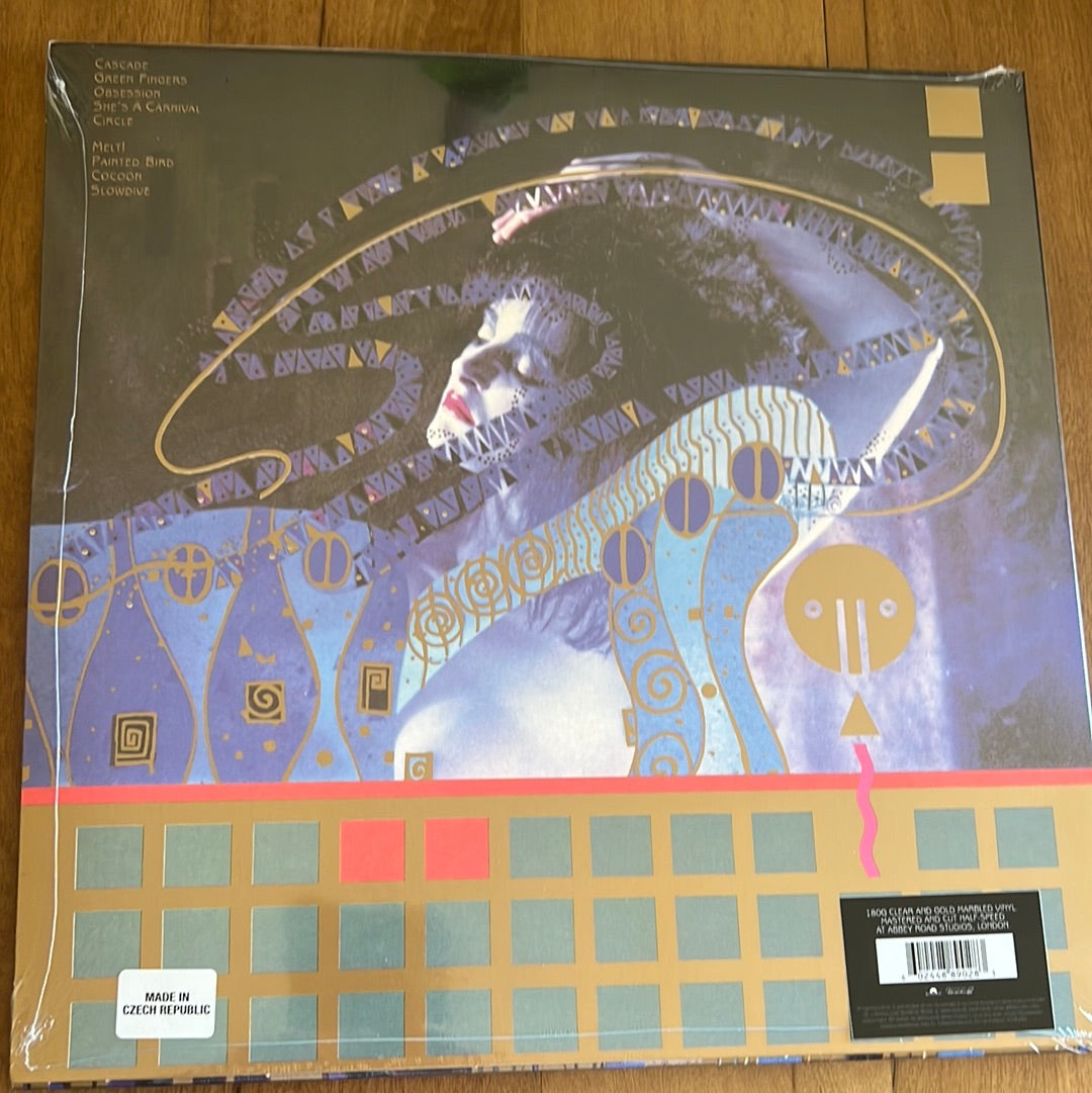 SIOUXSIE AND THE BANSHEES - a kiss in the dream house