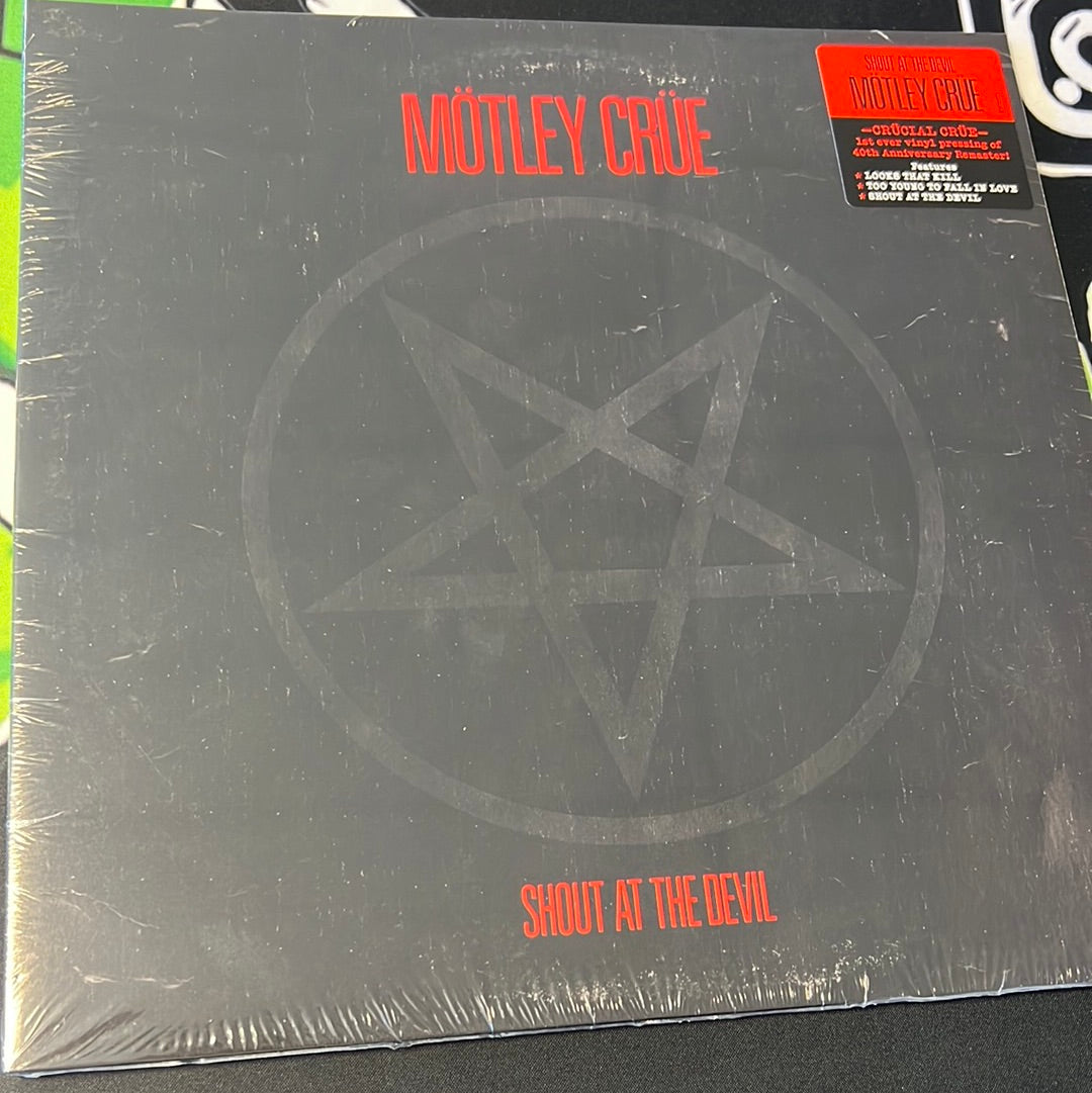 MOTLEY CRUE - shout at the devil