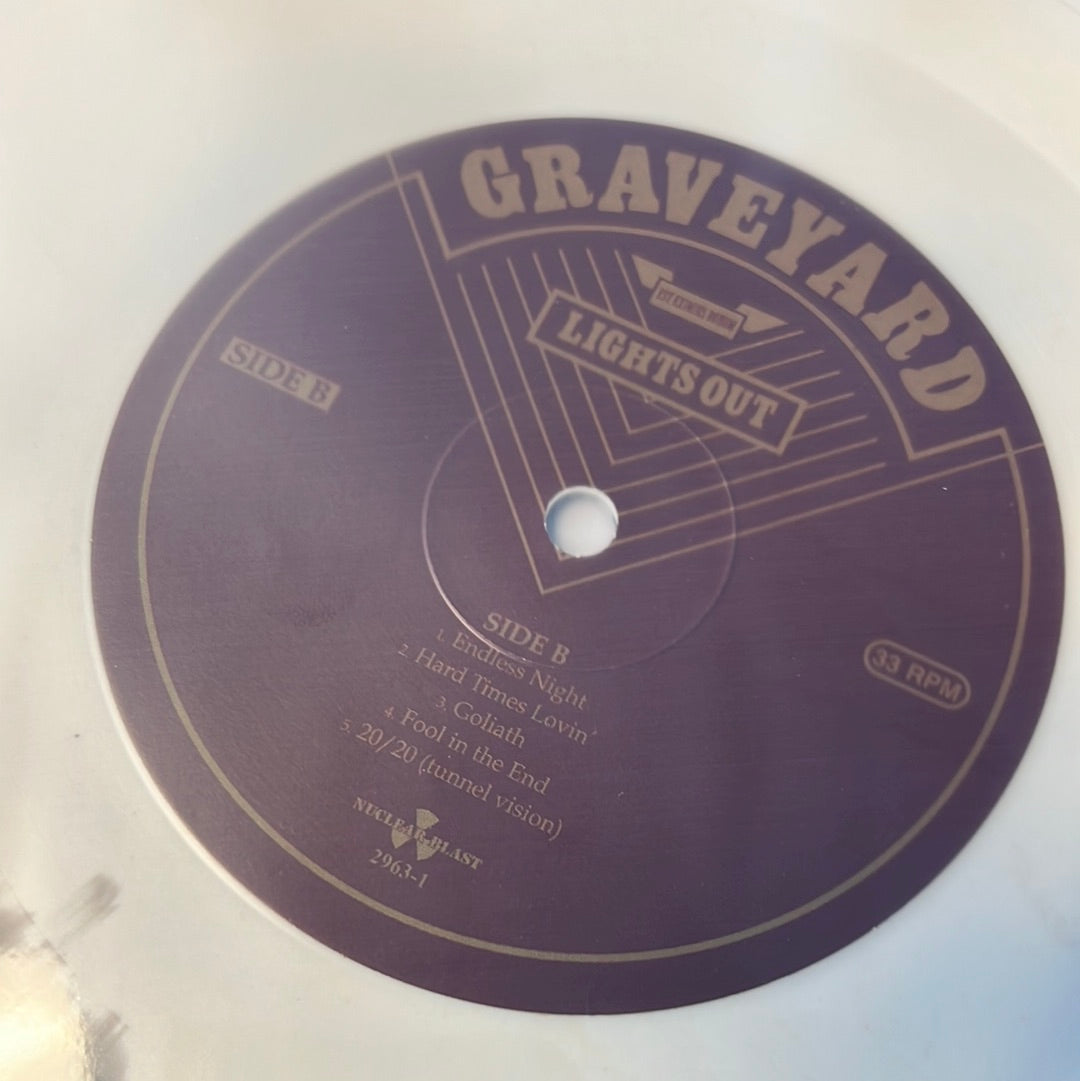 GRAVEYARD - lights out