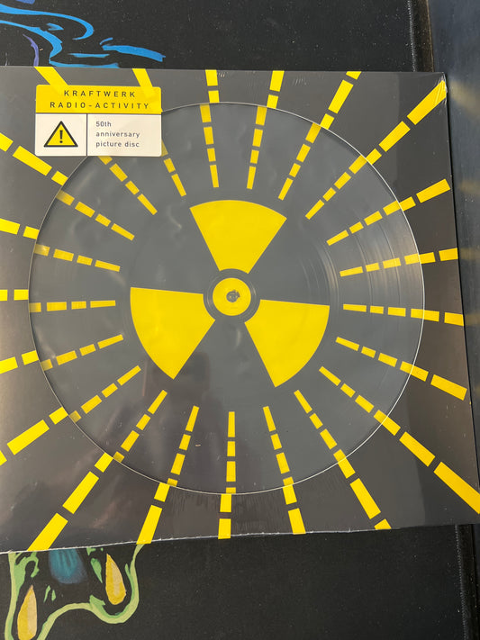 KRAFTWERK - radio-activity