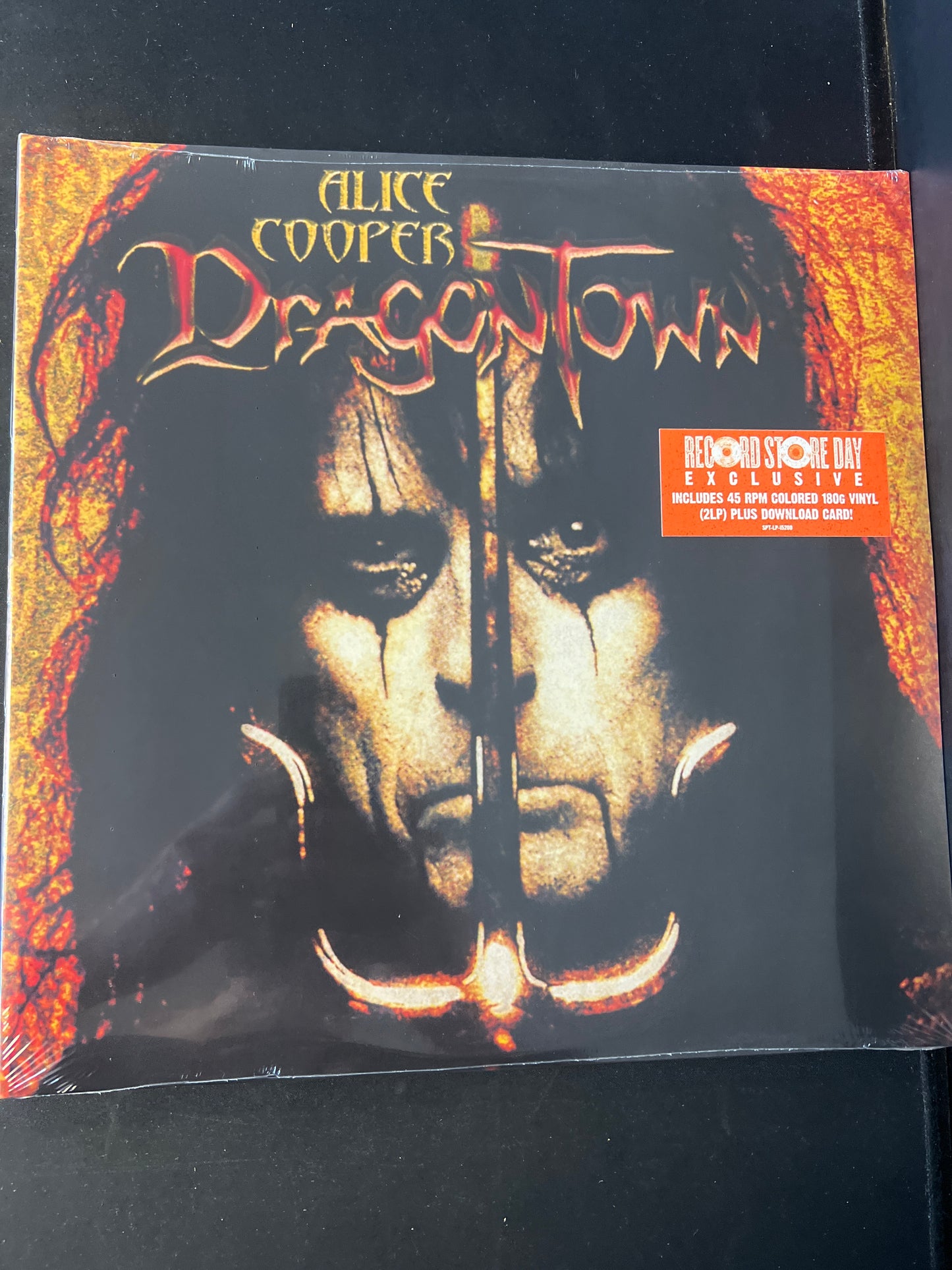 ALICE COOPER - dragontown