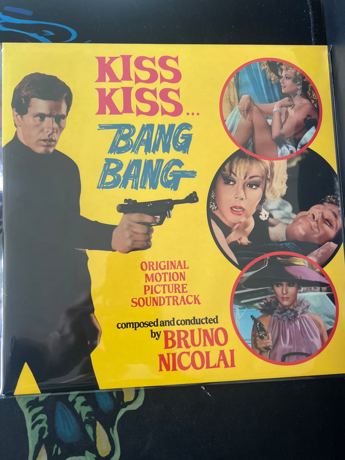 KISS KISS… BANG BANG - Bruno Nicolai