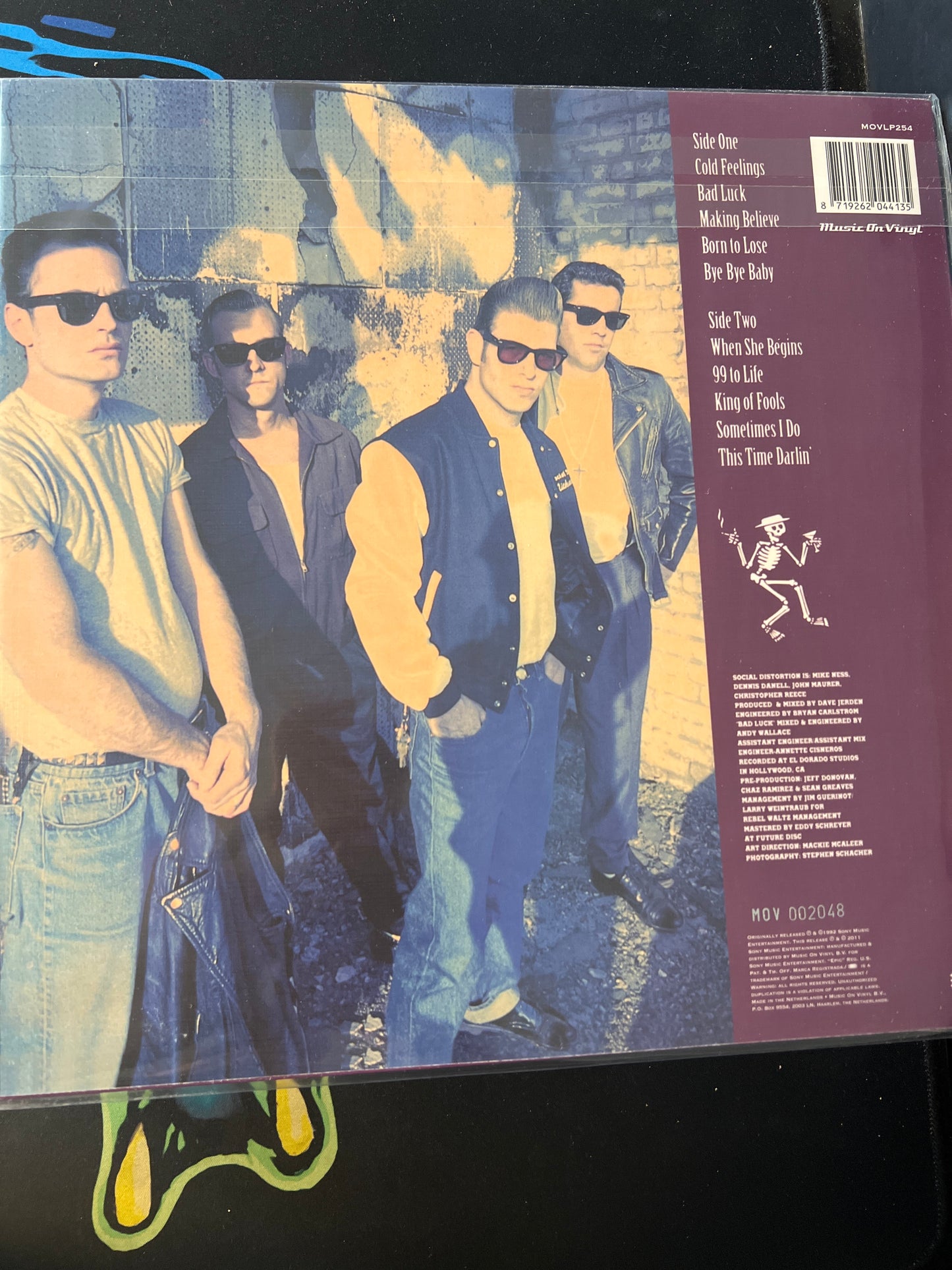 SOCIAL DISTORTION - somewhere between heaven and hell