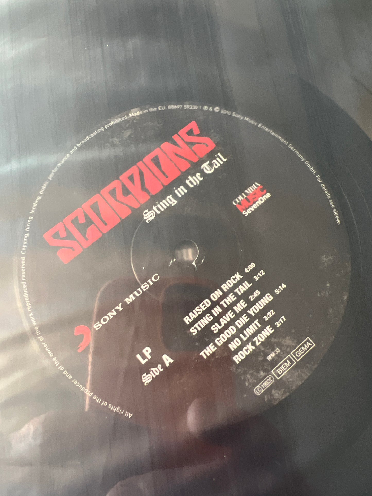 SCORPIONS - sting in the tail