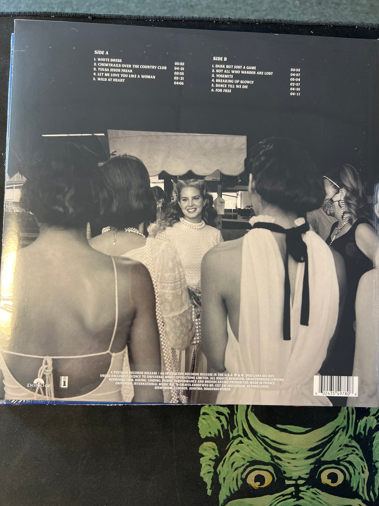 LANA DEL REY - chemtrails over the country club