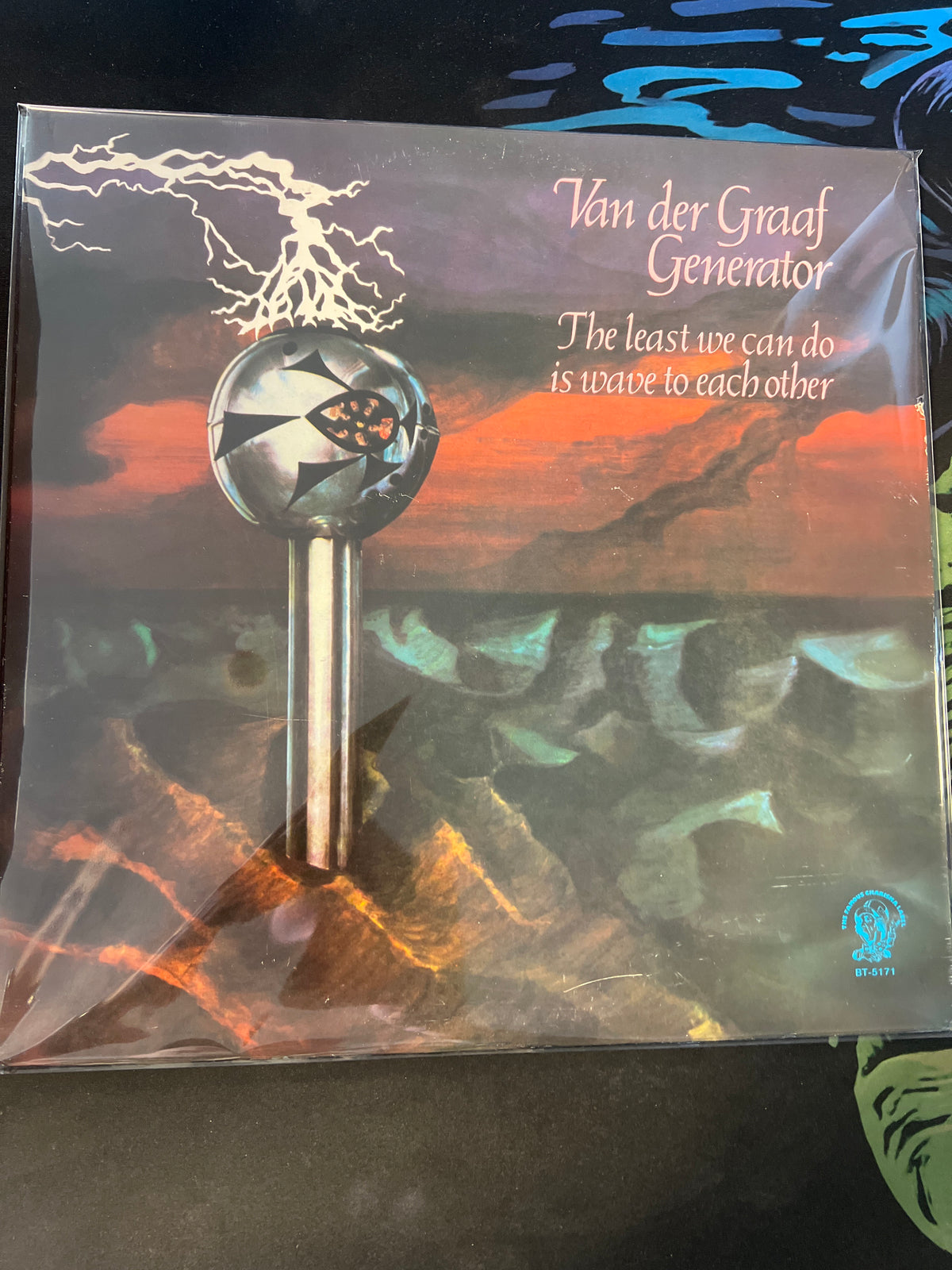 VAN DER GRAFF GENERÁTOR - the least we can do is wave to each other