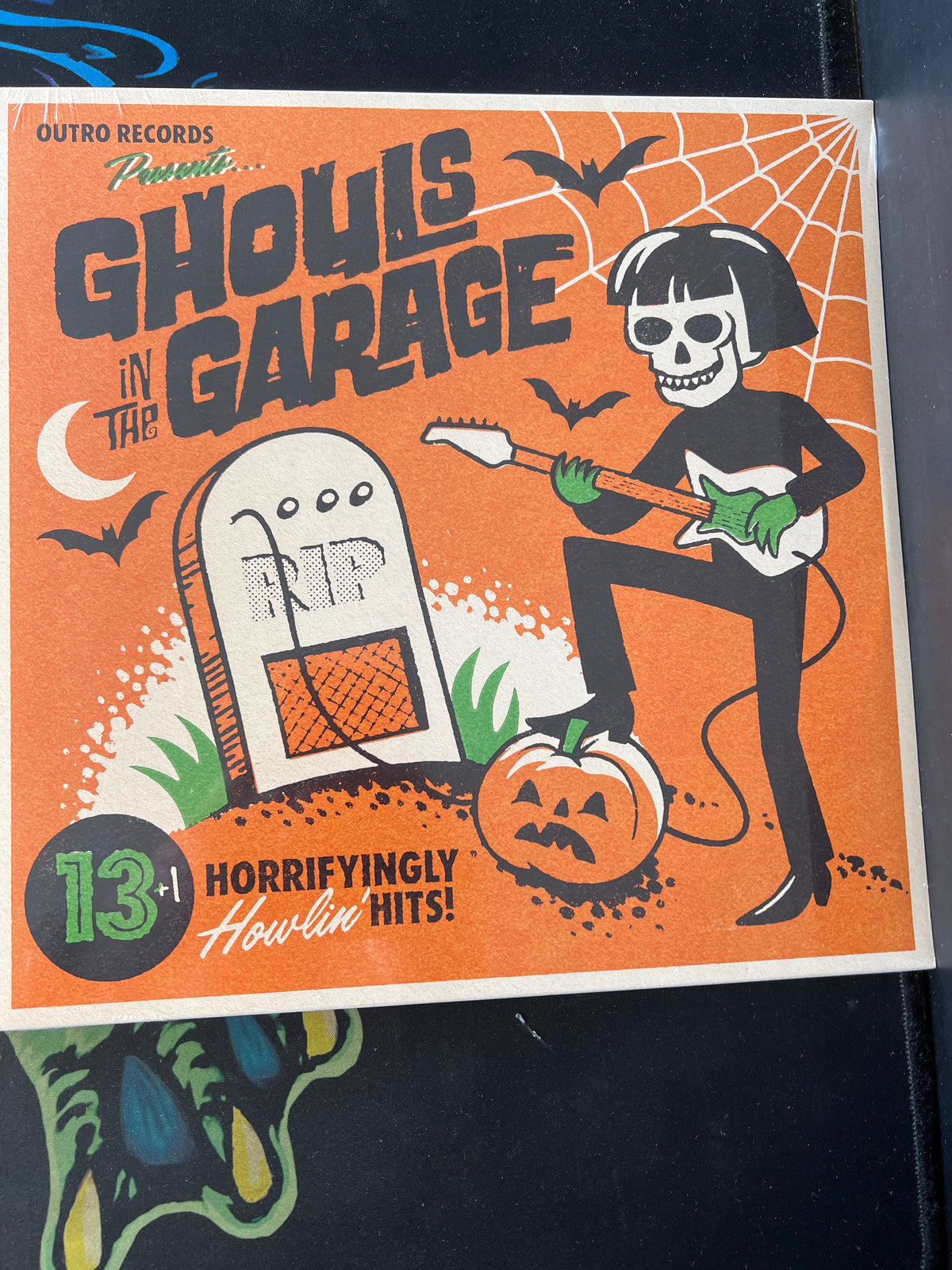 GHOULS IN THE GARAGE - 13+1 horrifyingly howlin’ hits