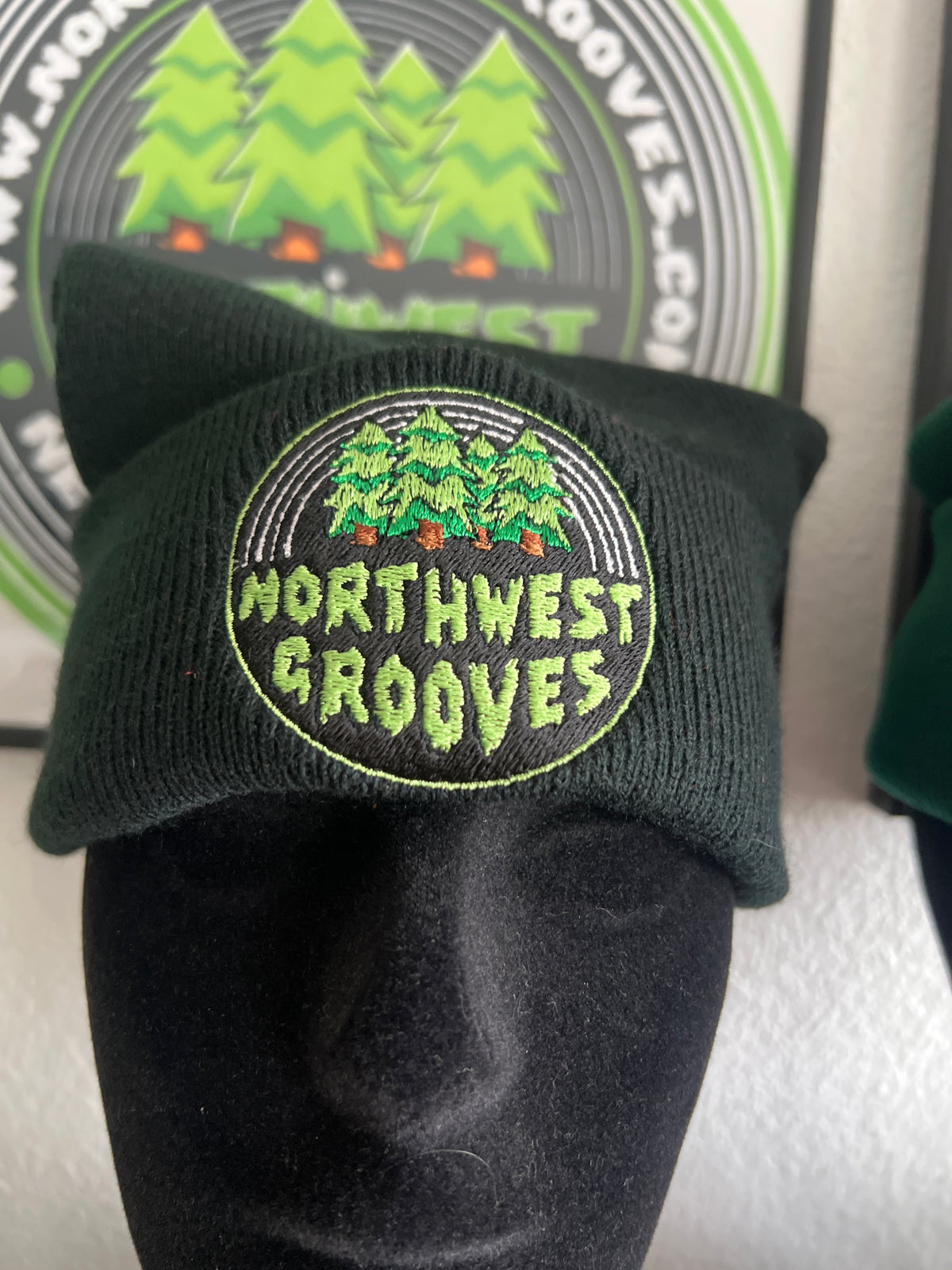 NORTHWEST GROOVES - Beanie (BLACK)