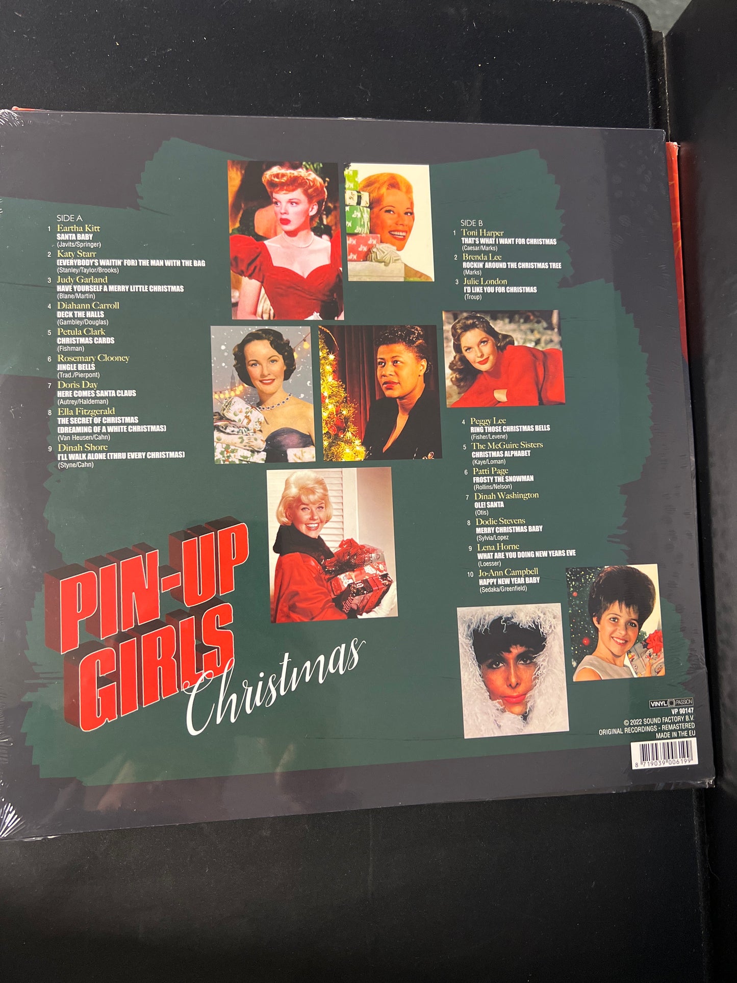 PIN-UP GIRLS HOLIDAY