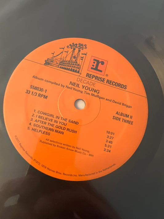 NEIL YOUNG - decade
