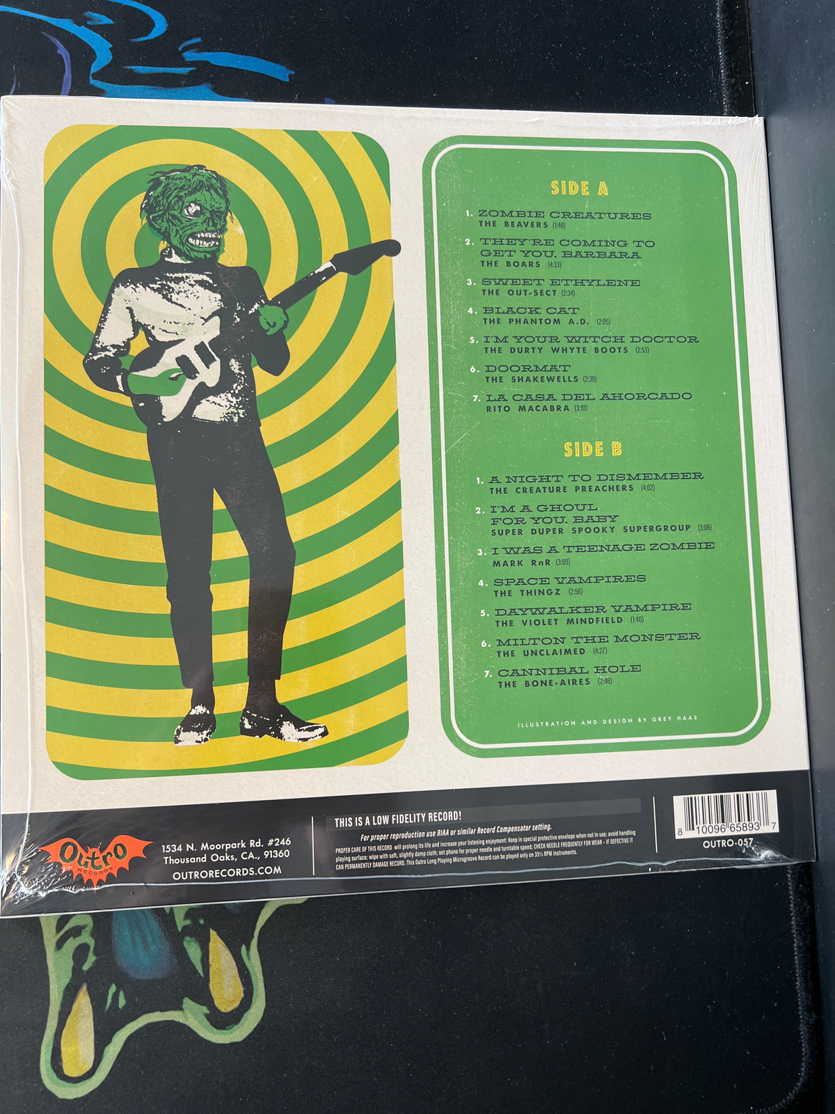 GHOULS IN THE GARAGE - 13+1 horrifyingly howlin’ hits