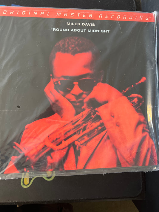 MILES DAVIS - round about midnight