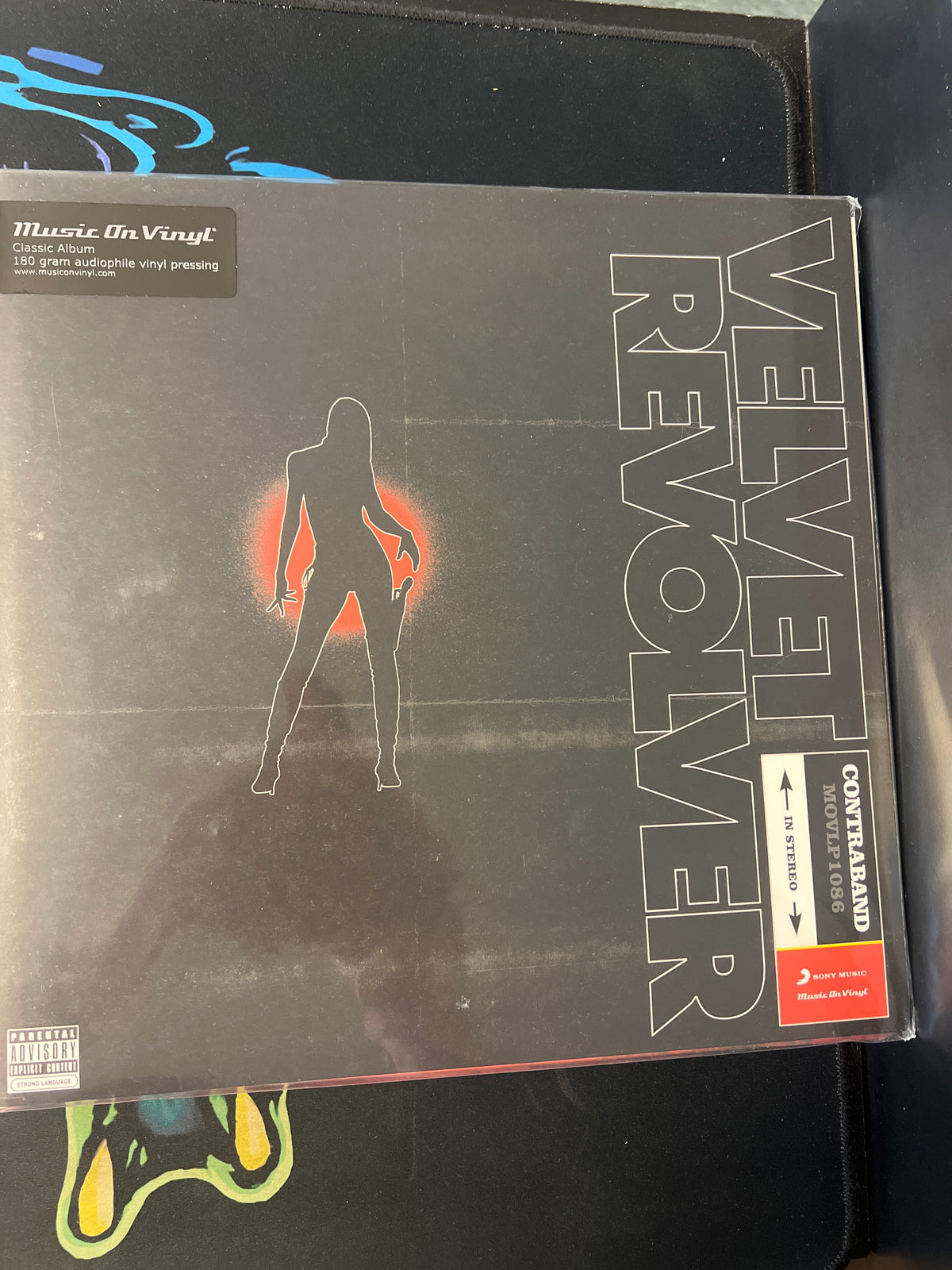 VELVET REVOLVER - contraband