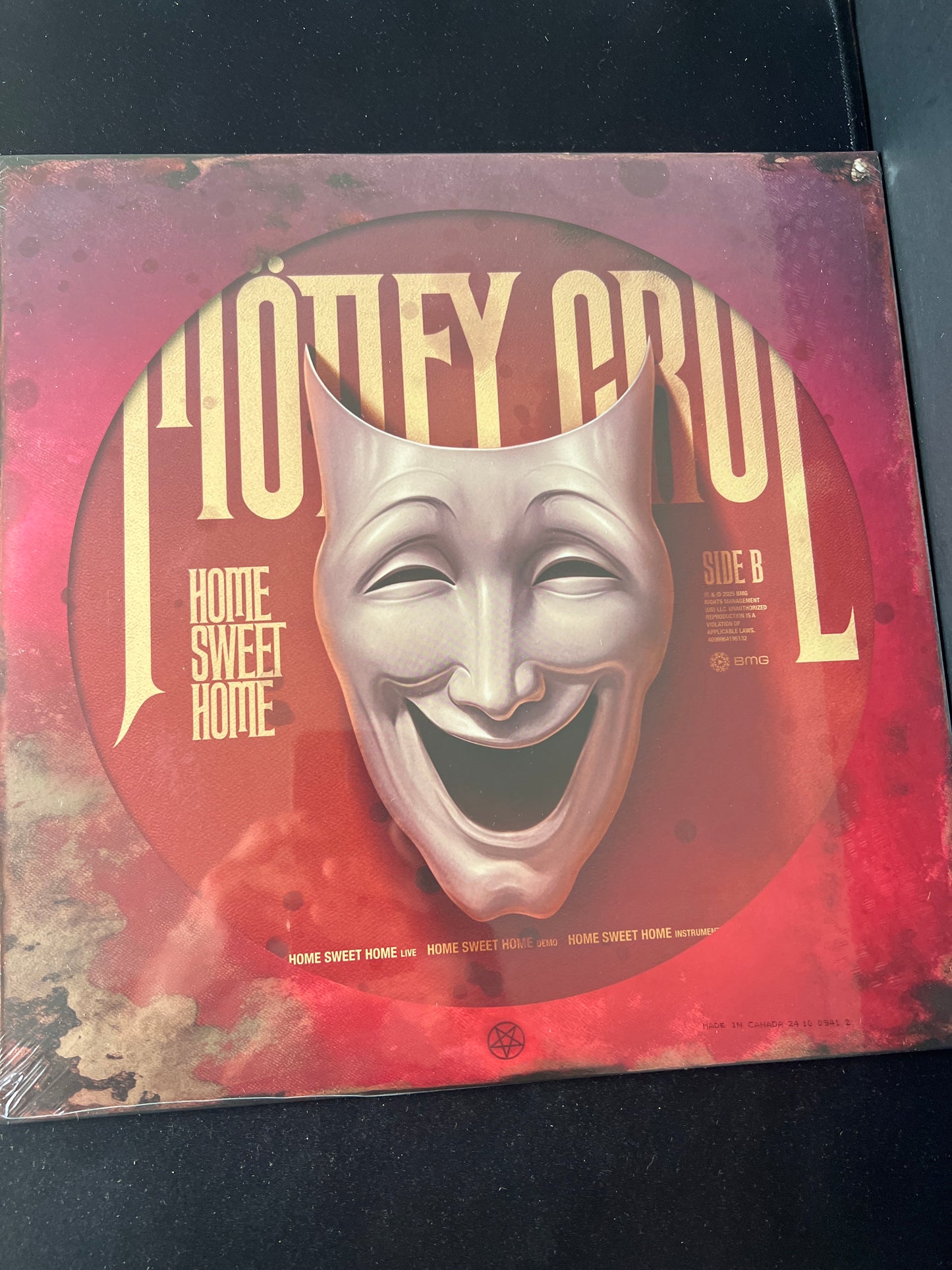 MOTLEY CRUE - home sweet home