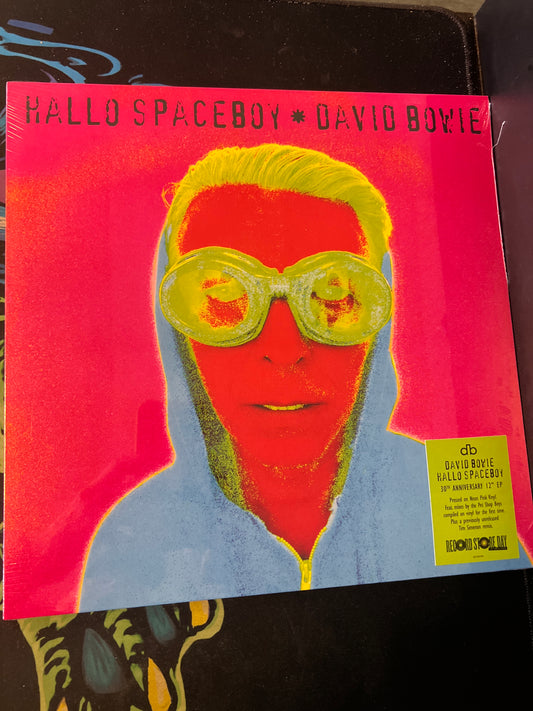 DAVID BOWIE - hallo spaceboy