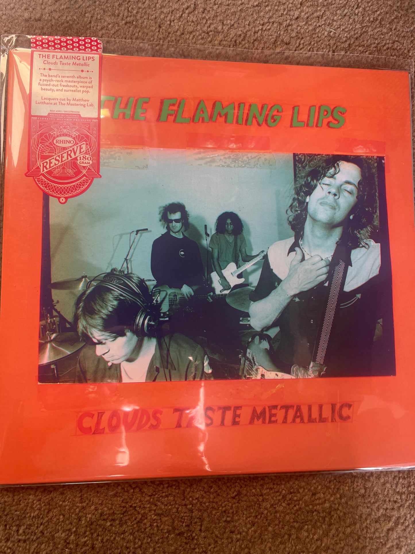 THE FLAMING LIPS - clouds taste metallic