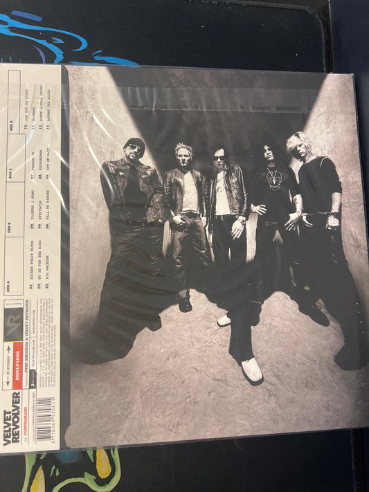 VELVET REVOLVER - contraband