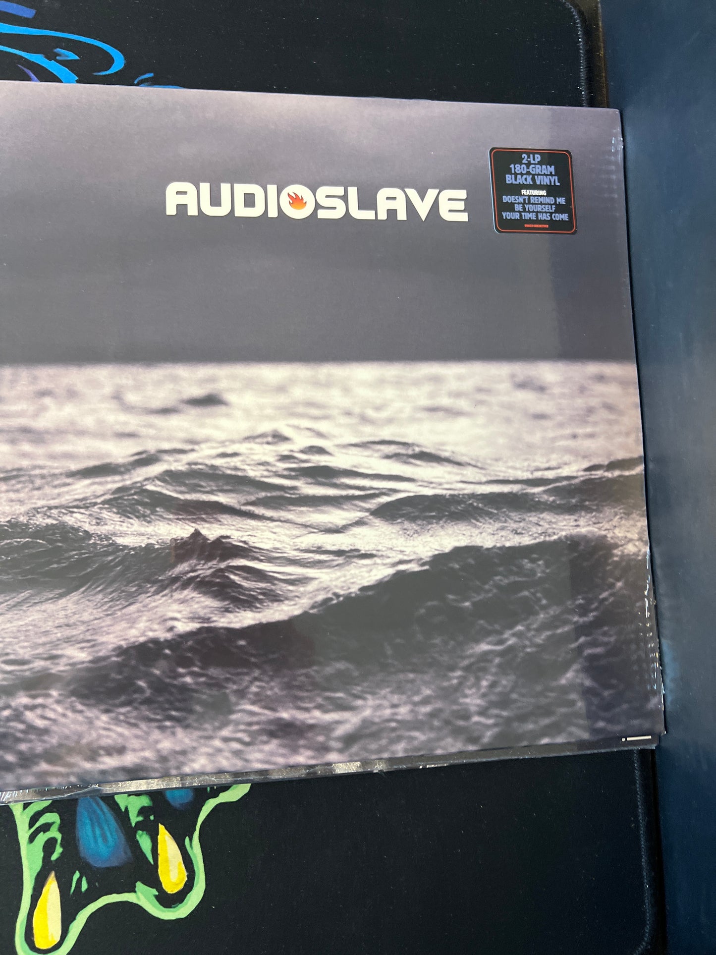 AUDIOSLAVE - out of exile