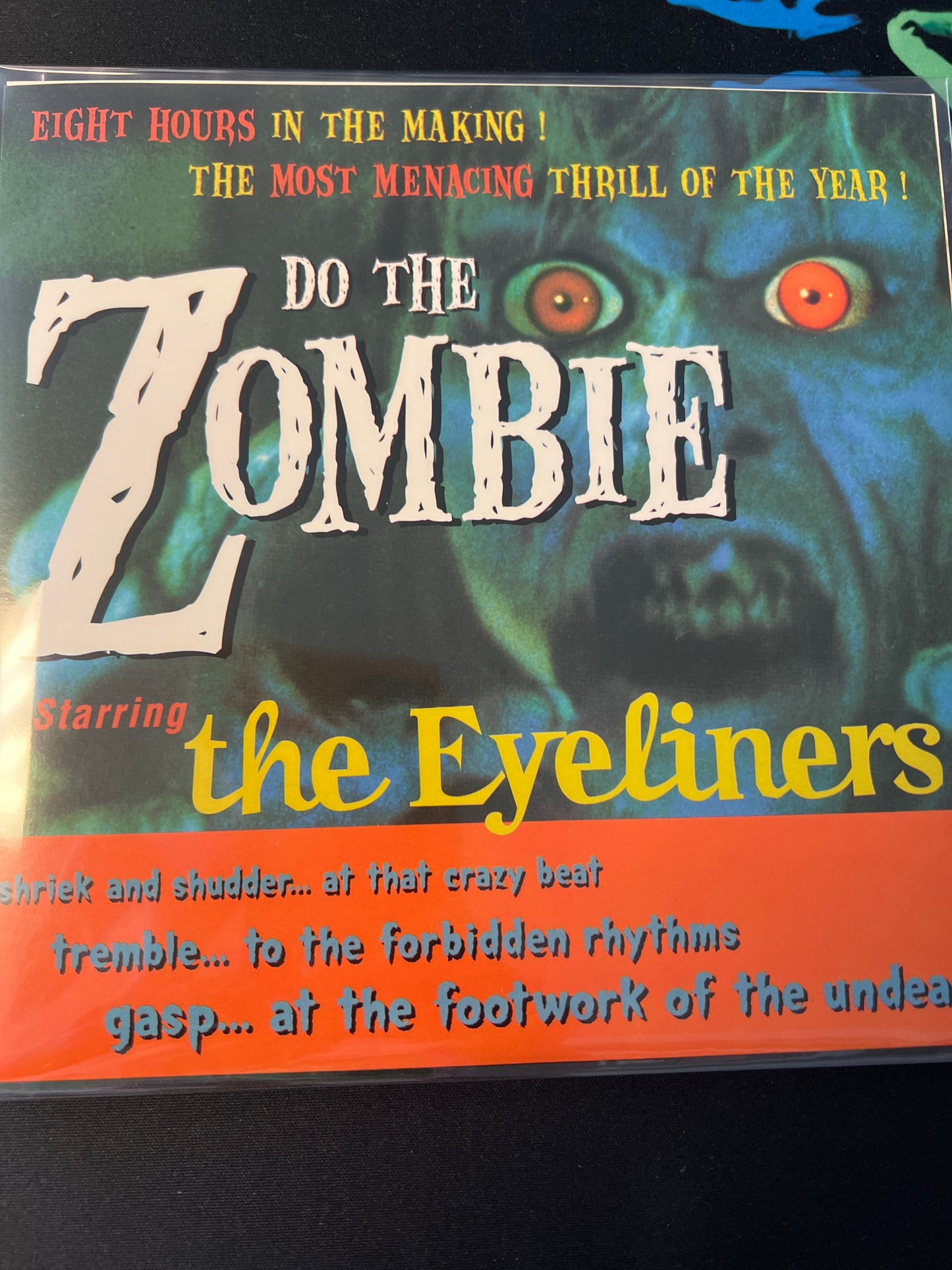 THE EYELINERS - do the zombie