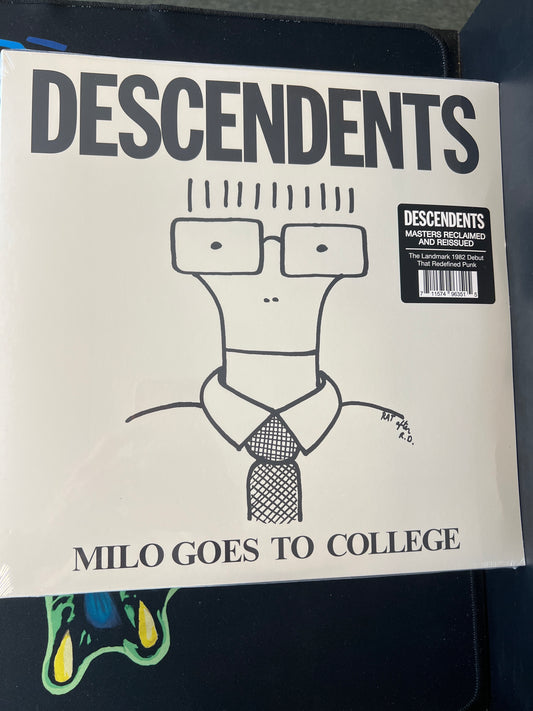 DESCENDANTS - Milo goes to college