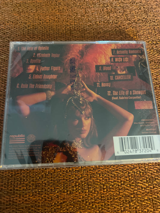 TAYLOR SWIFT - the life of a showgirl