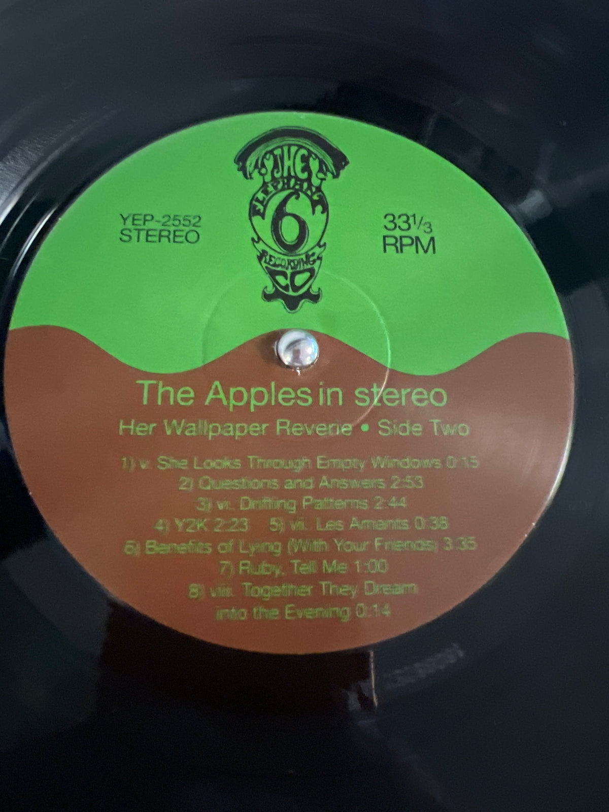 THE APPLES IN STEREO - her wallpaper reverie