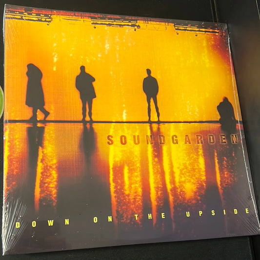 SOUNDGARDEN - down on the upside