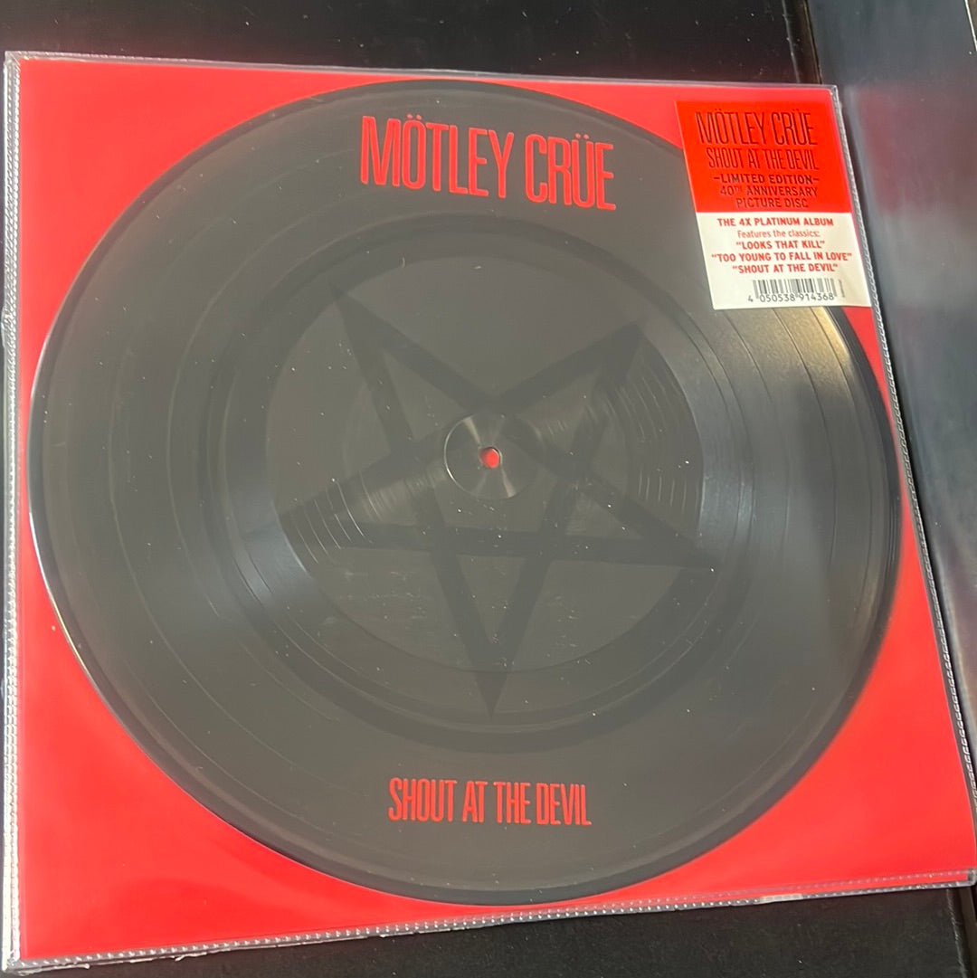 MOTLEY CRUE - shout at the devil