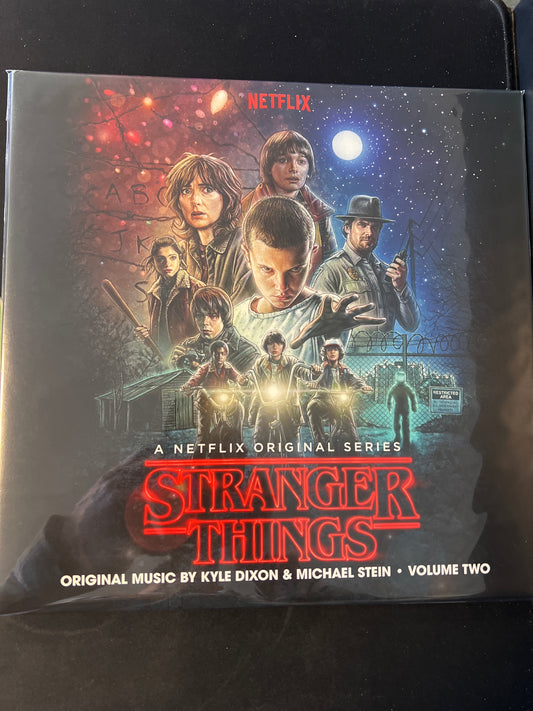 STRANGER THINGS - volume 2