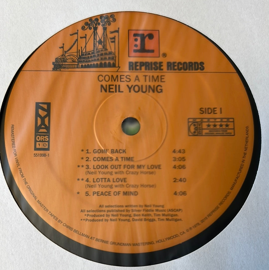 NEIL YOUNG - comes a time