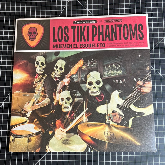LOS TIKI PHANTOMS “mueven el esqueleto”