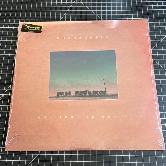 KHRUANGBIN “con todo el mundo”