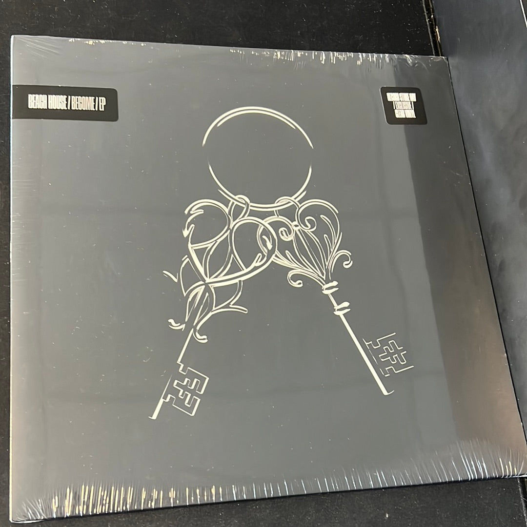 BEACH HOUSE - become