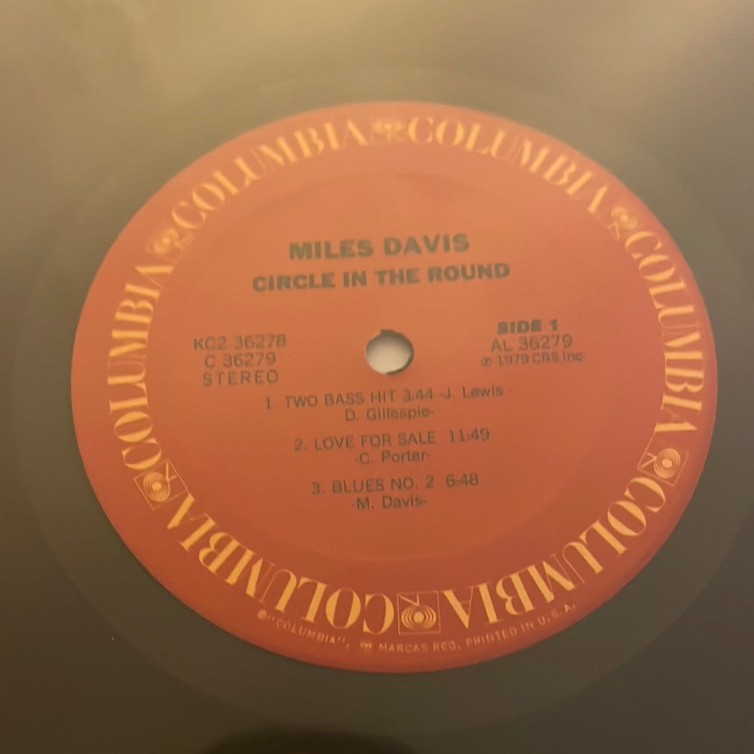 MILES DAVIS - CIRCLE IN THE ROUND